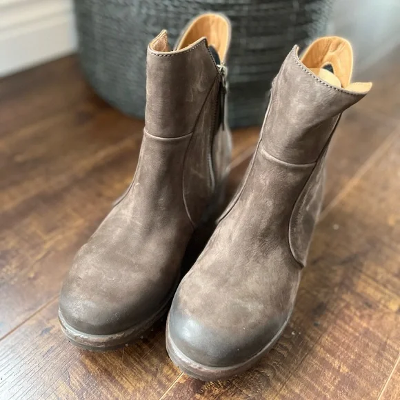 Bueno Boots Forge - Picture 2 of 2